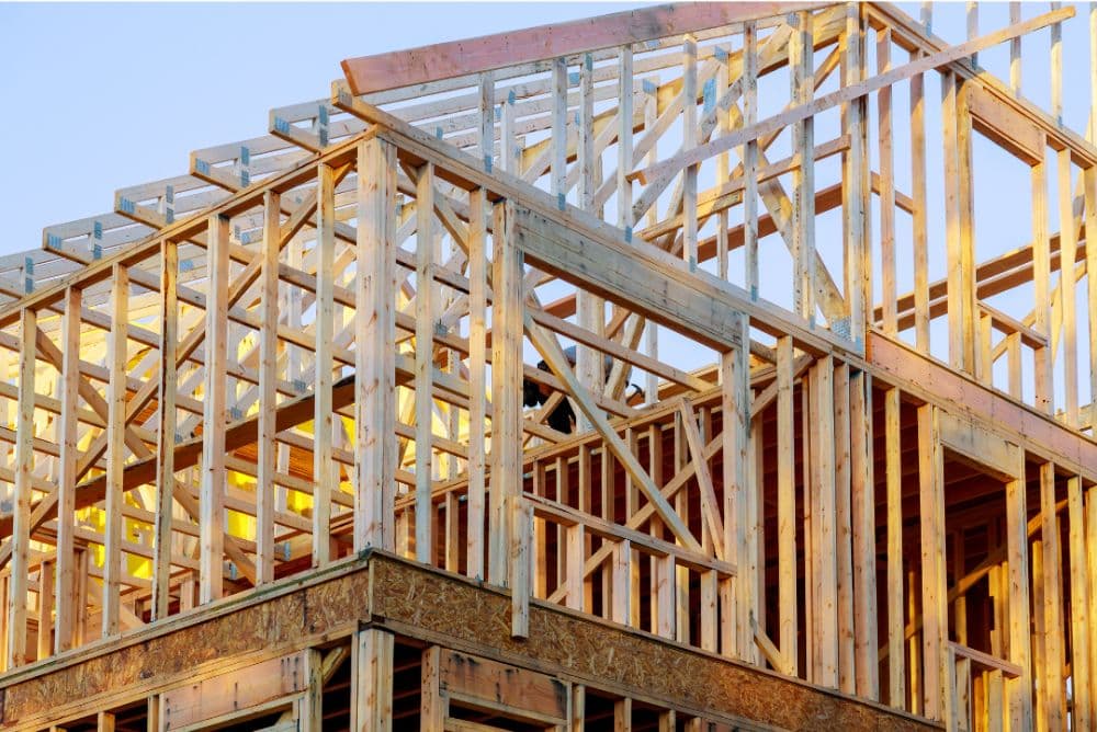 Gros œuvre et charpente sur un chantier Aico